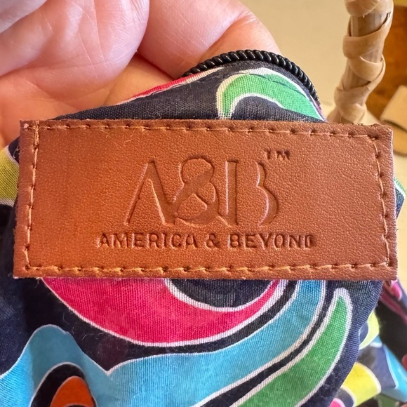 American & Beyond Leopard Cheetah Beaded Pineapple Cane Handles Tote Bag - Picture 14 of 16